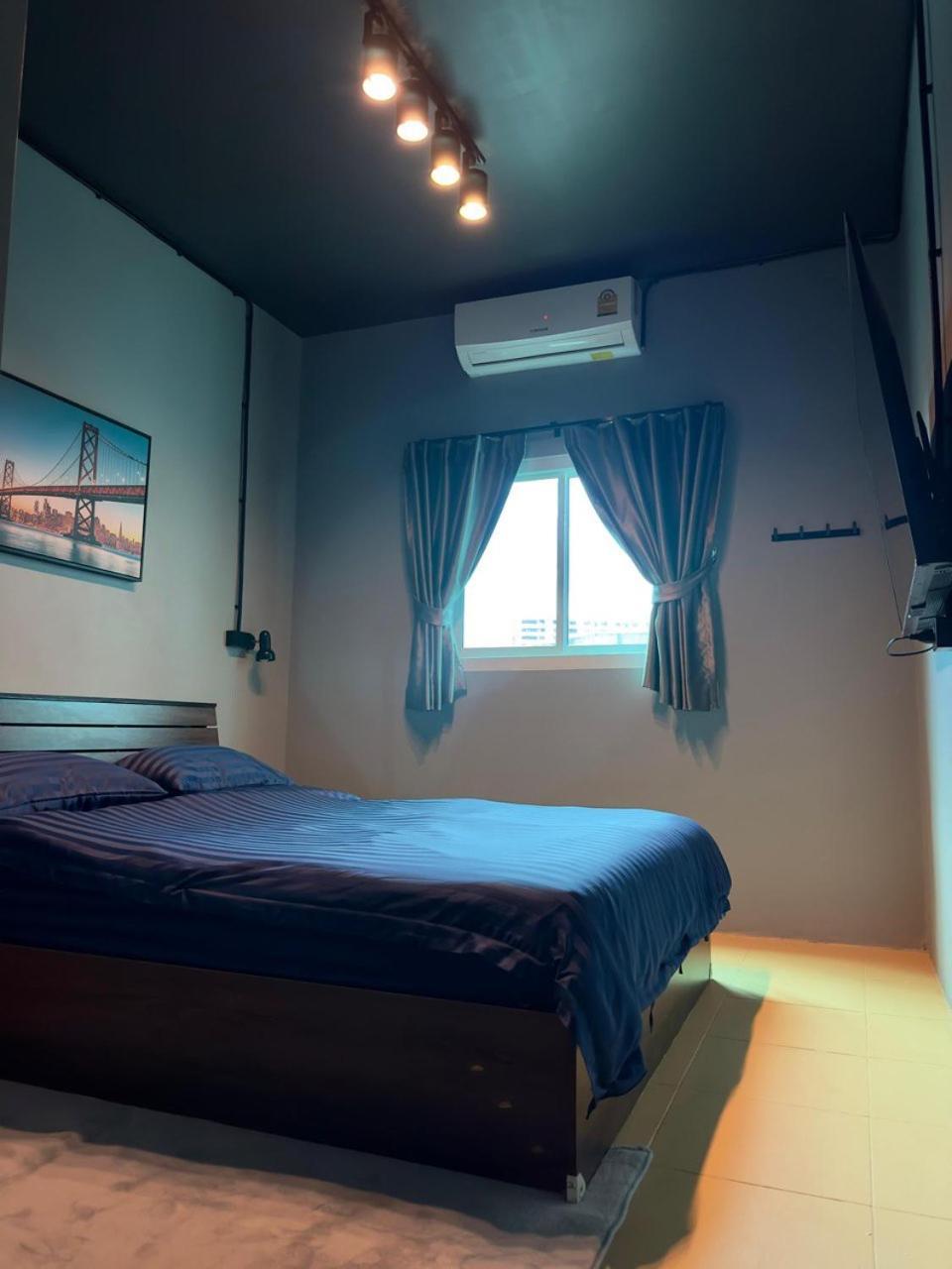 Champagne Hostel & Cafe 파타야 외부 사진