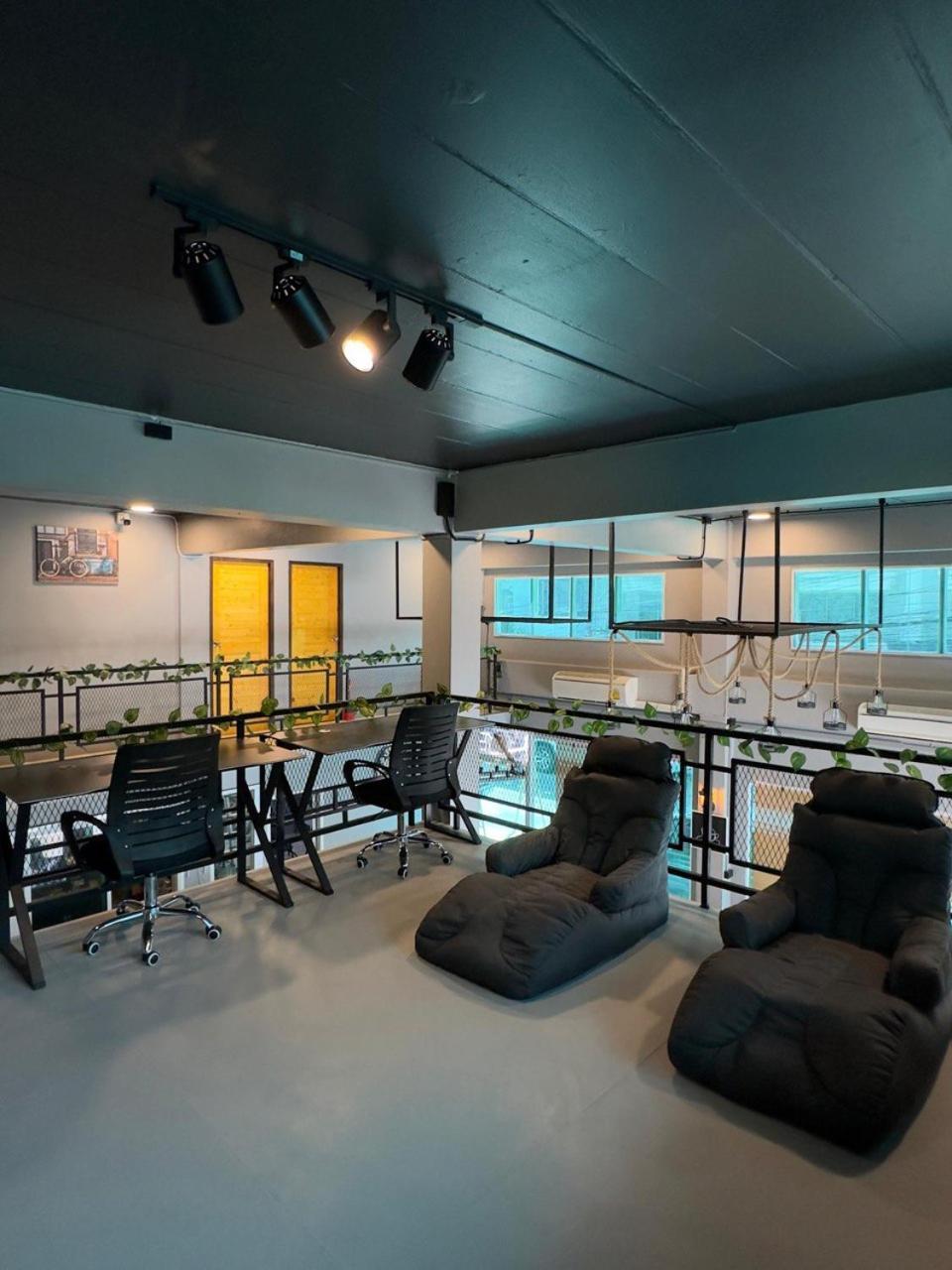 Champagne Hostel & Cafe 파타야 외부 사진