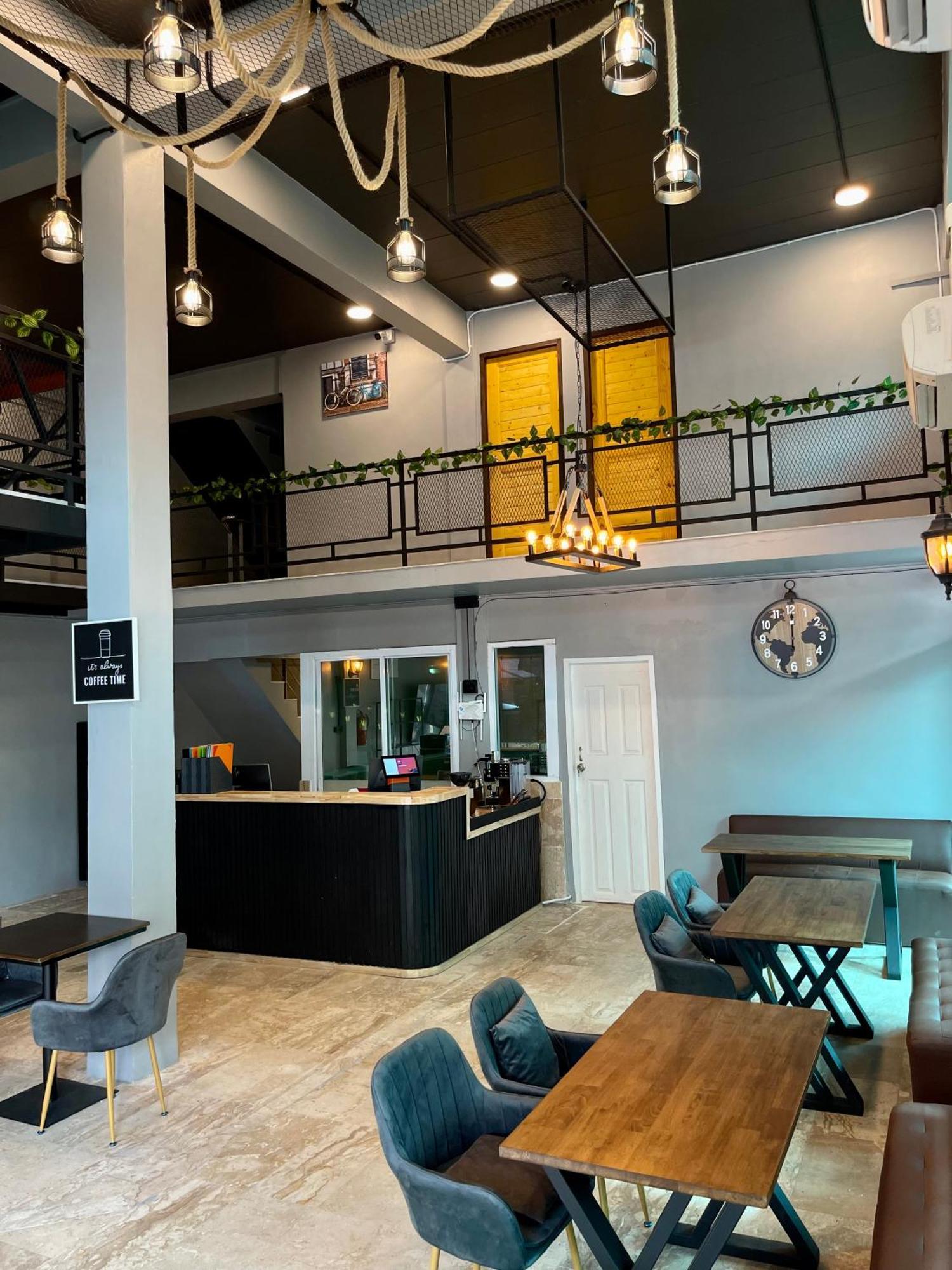 Champagne Hostel & Cafe 파타야 외부 사진