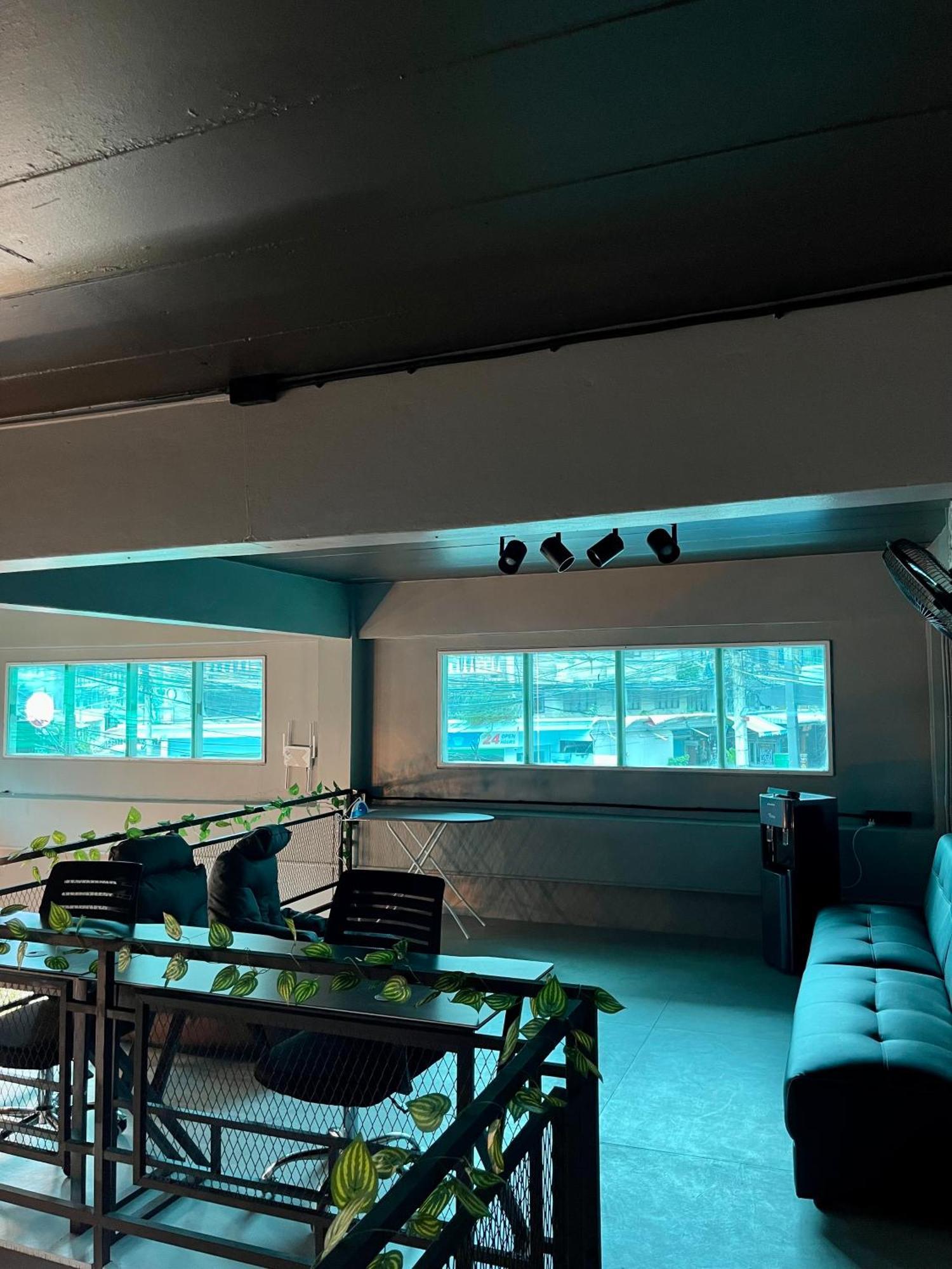 Champagne Hostel & Cafe 파타야 외부 사진