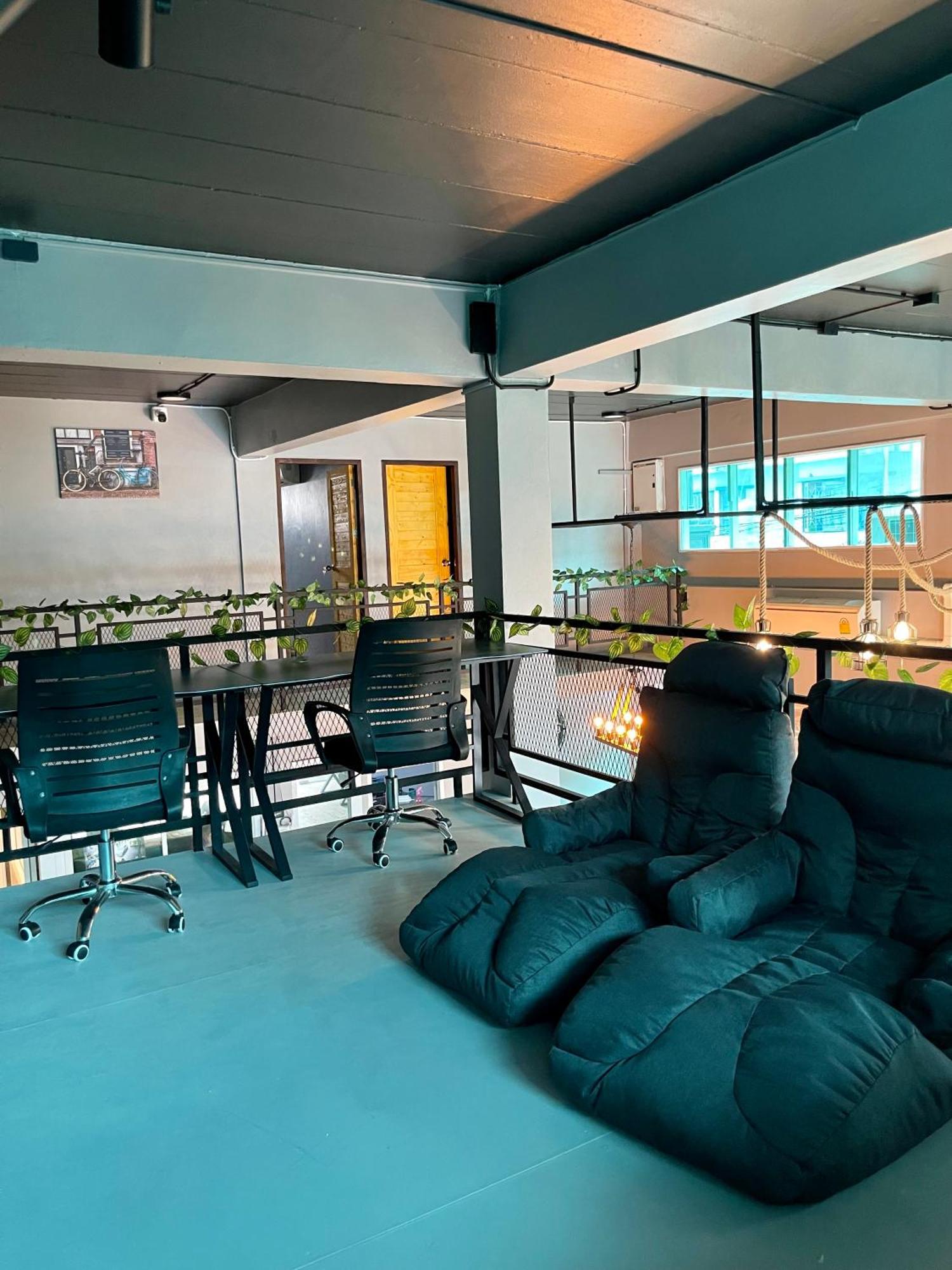 Champagne Hostel & Cafe 파타야 외부 사진