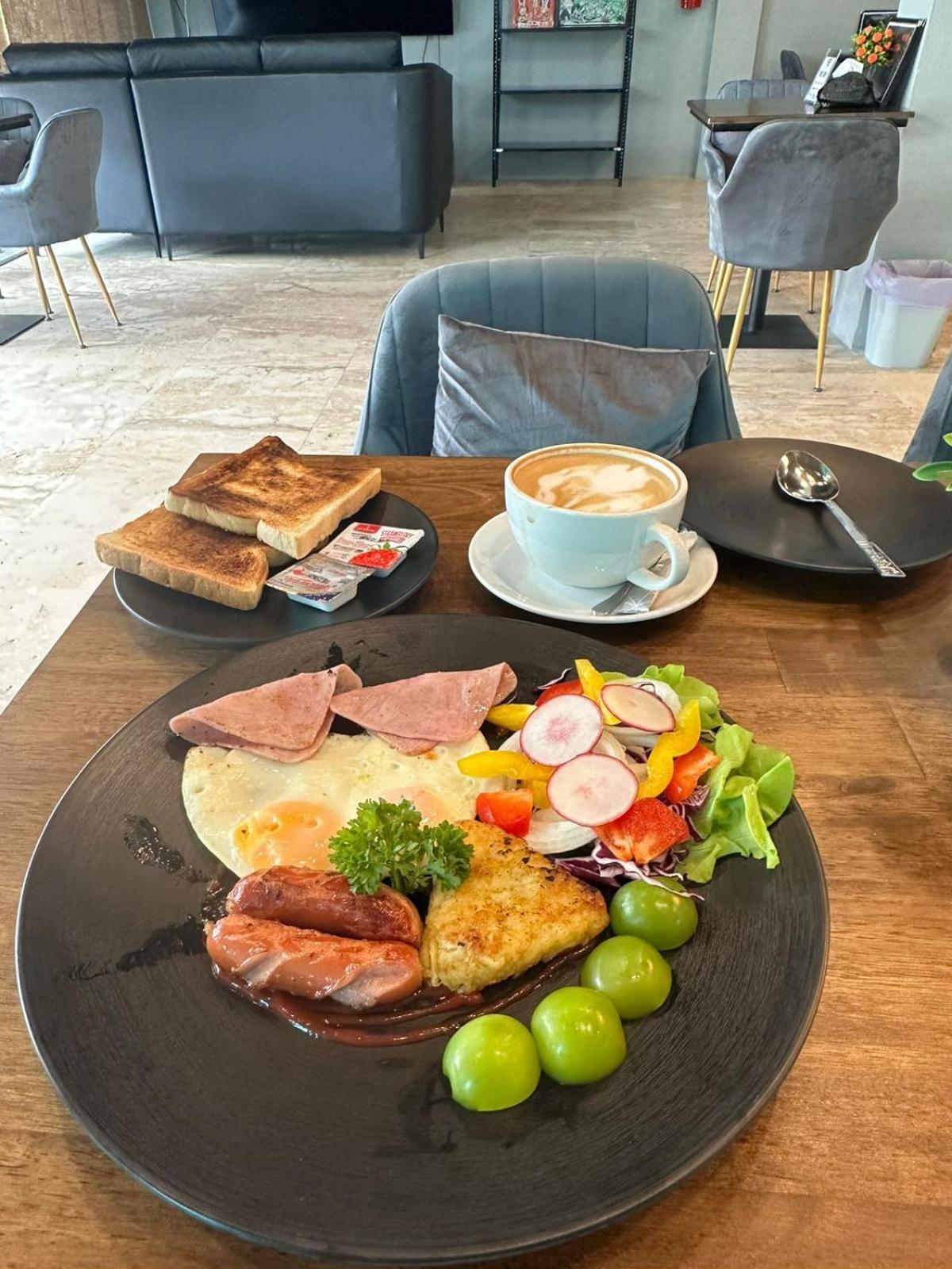 Champagne Hostel & Cafe 파타야 외부 사진