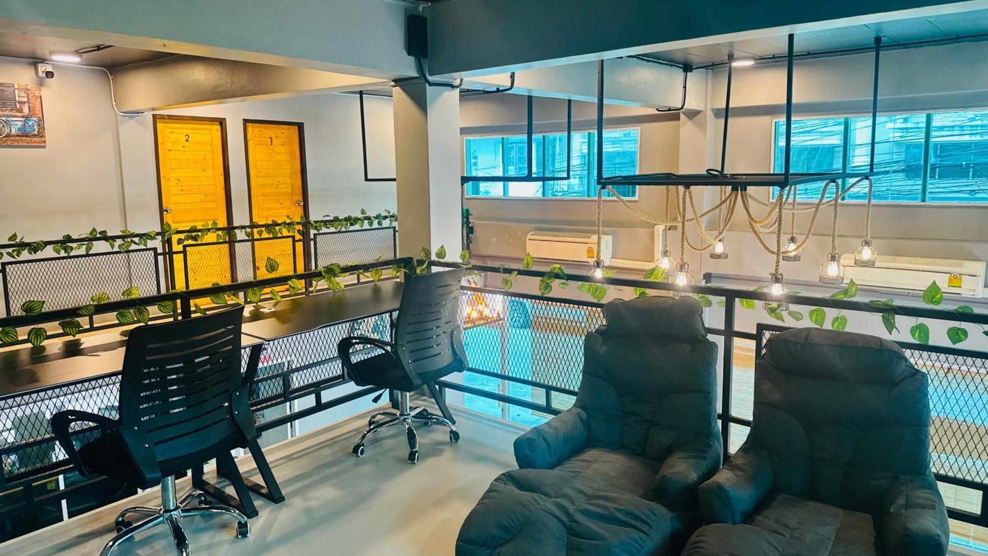 Champagne Hostel & Cafe 파타야 외부 사진