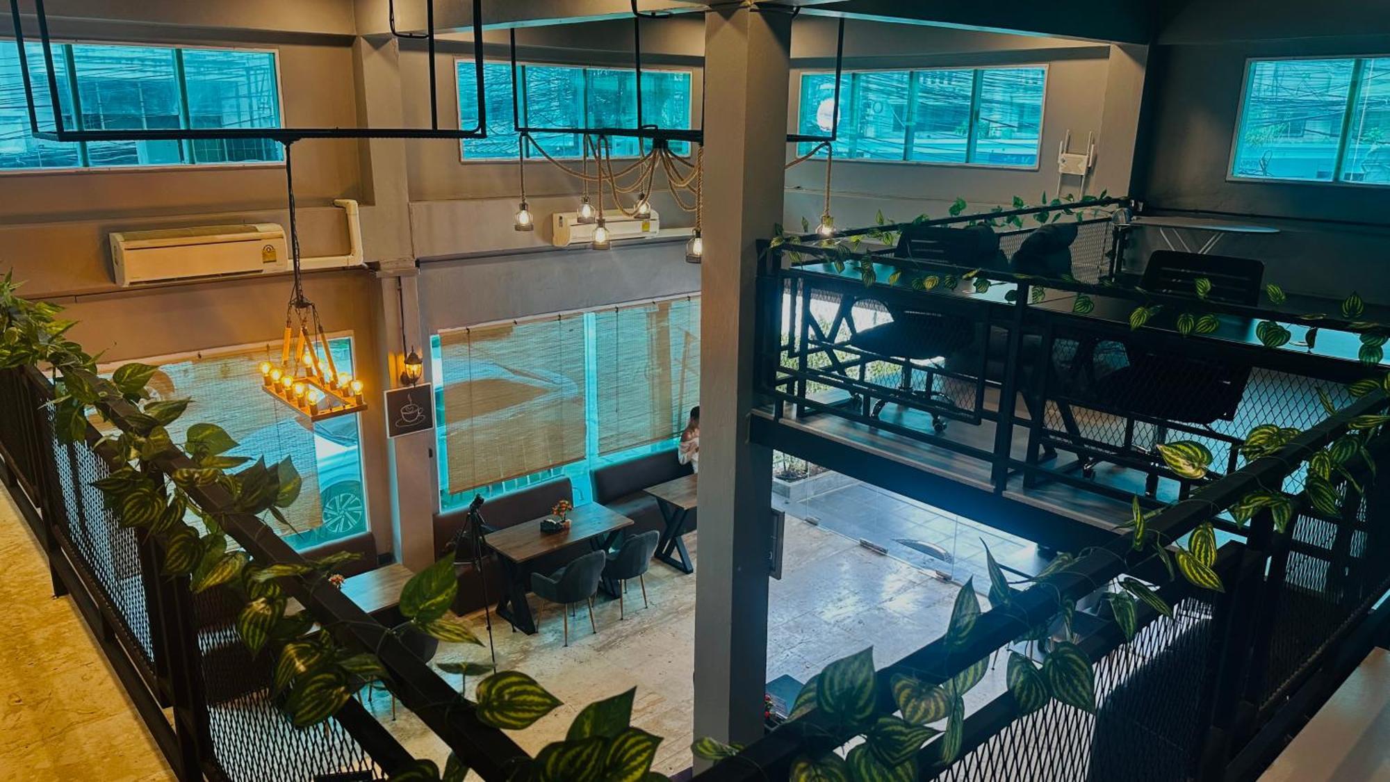Champagne Hostel & Cafe 파타야 외부 사진