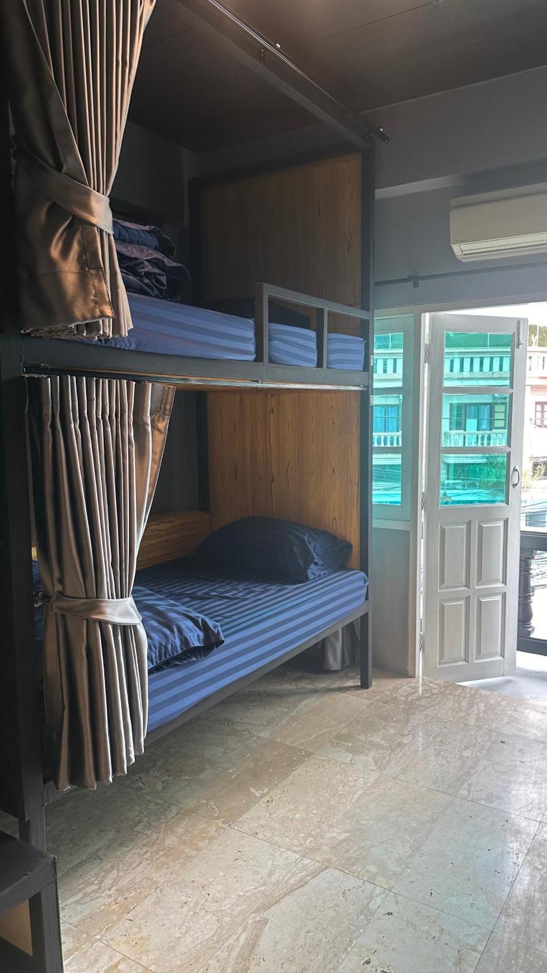 Champagne Hostel & Cafe 파타야 외부 사진