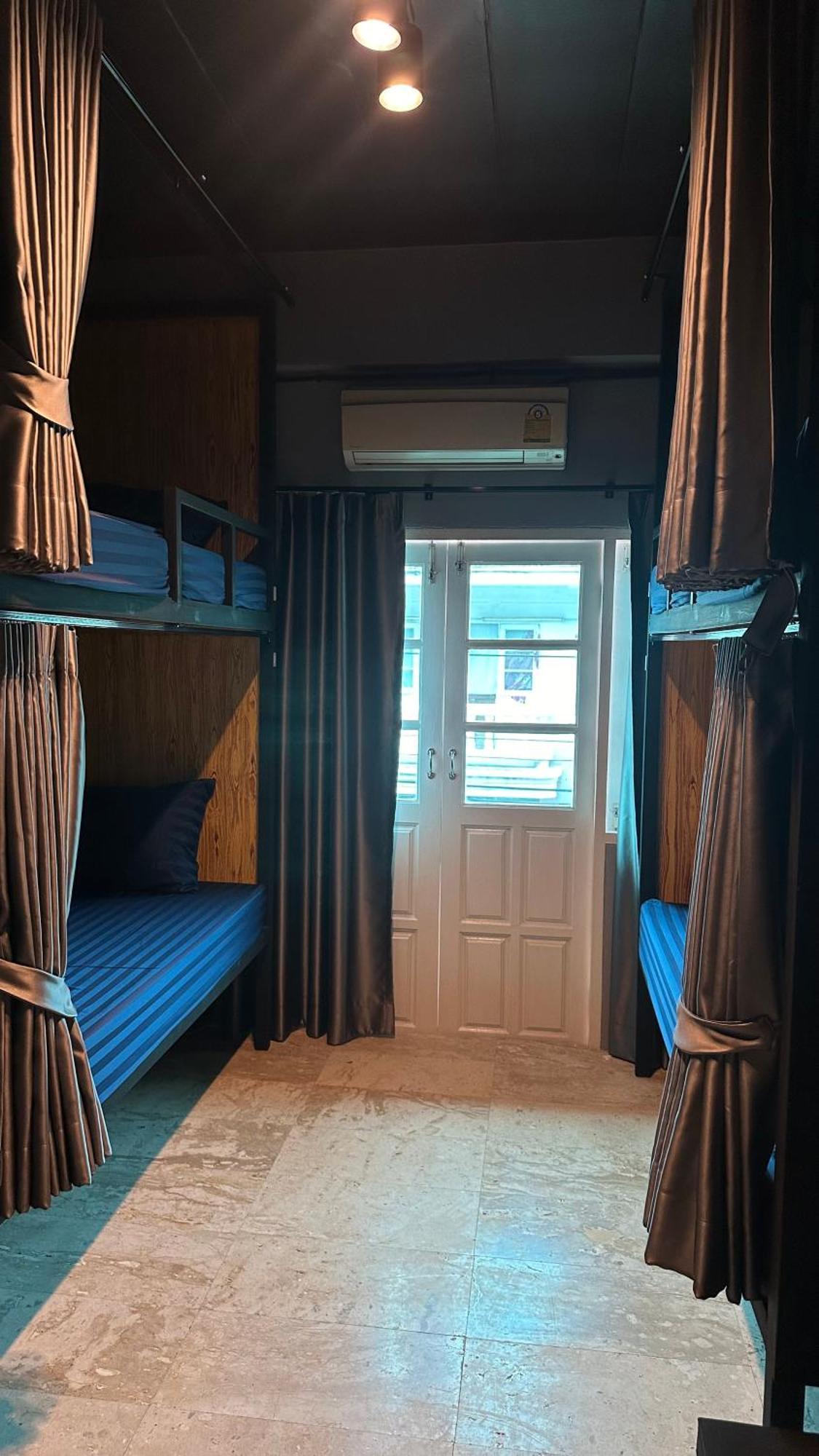 Champagne Hostel & Cafe 파타야 외부 사진