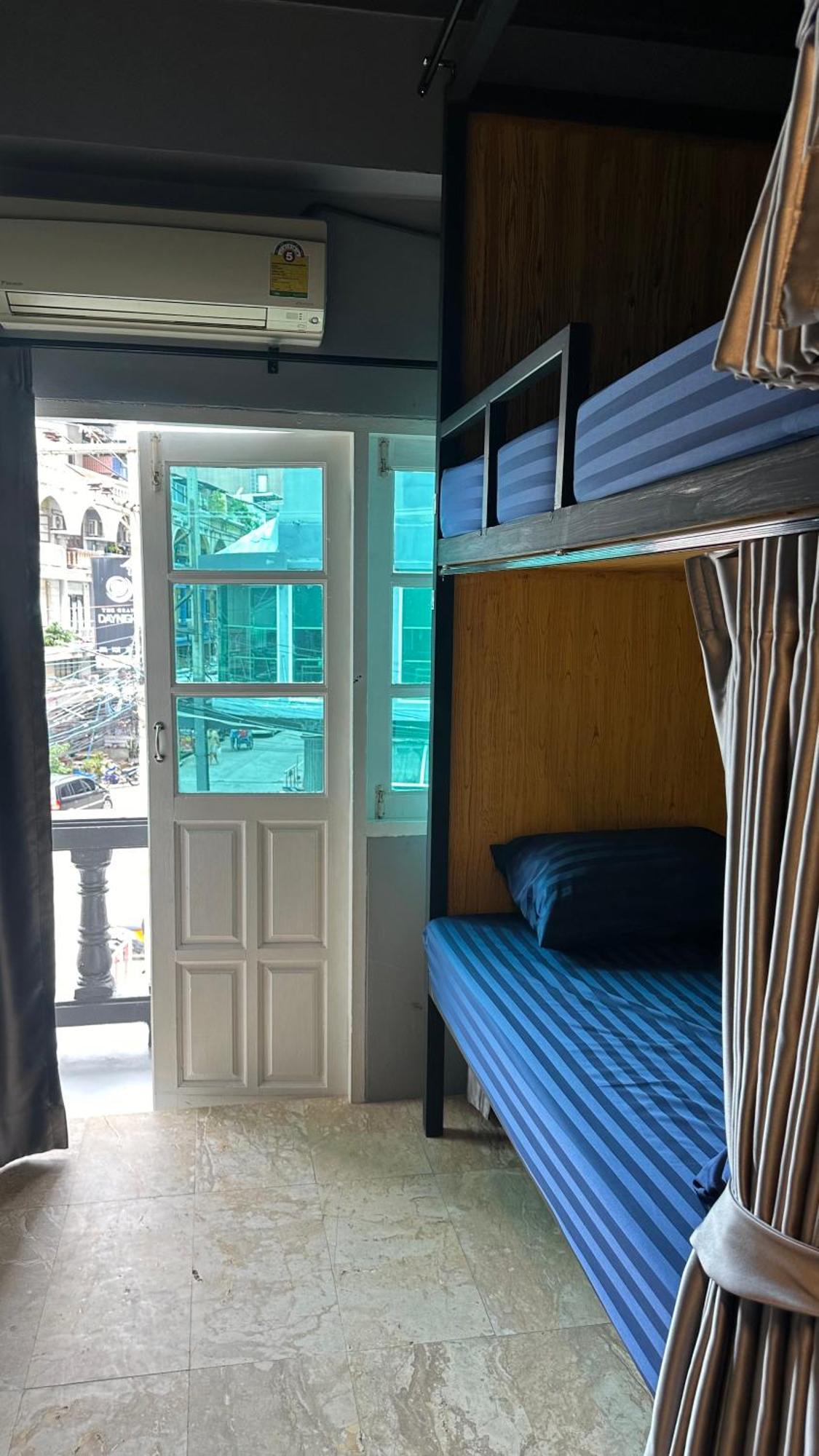 Champagne Hostel & Cafe 파타야 외부 사진