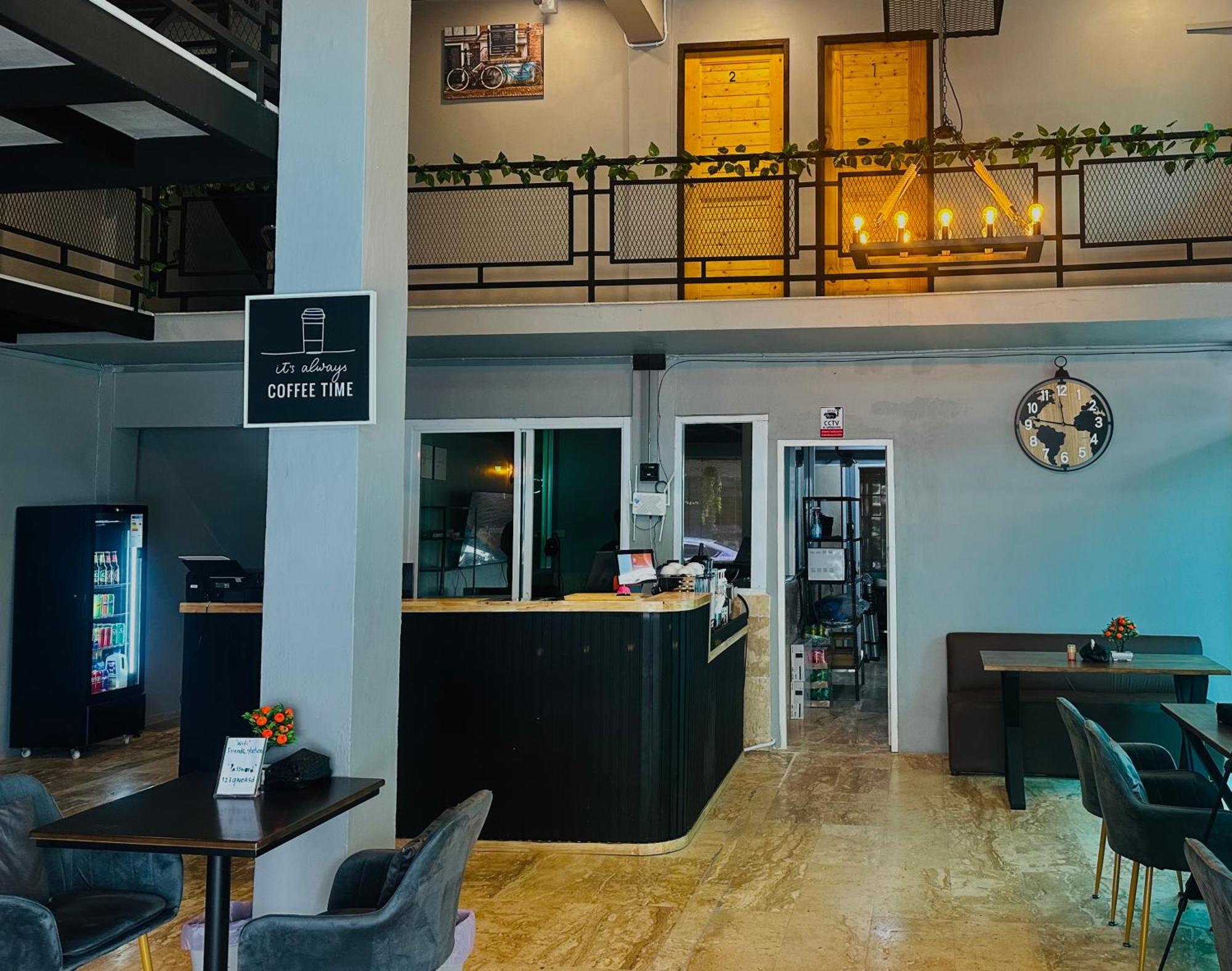 Champagne Hostel & Cafe 파타야 외부 사진