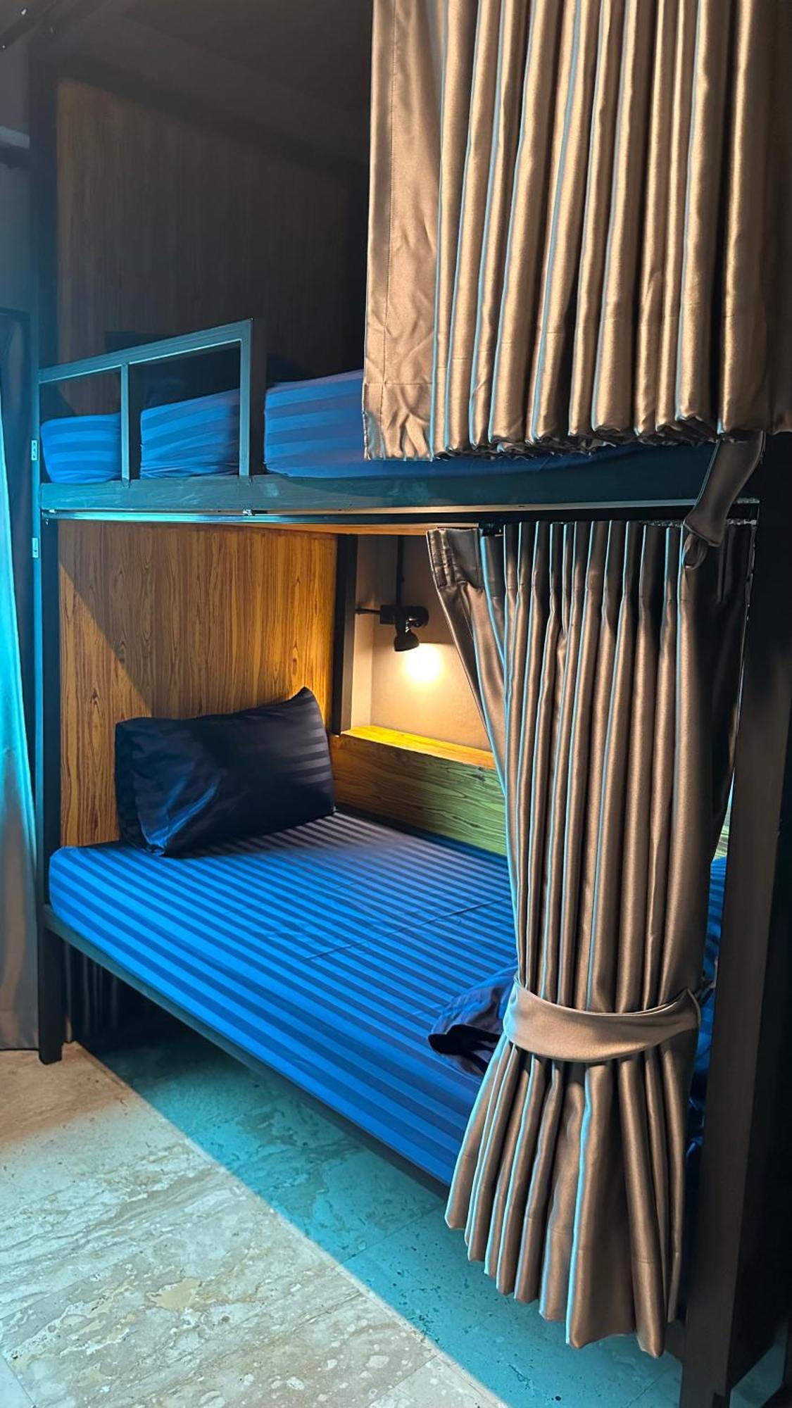 Champagne Hostel & Cafe 파타야 외부 사진