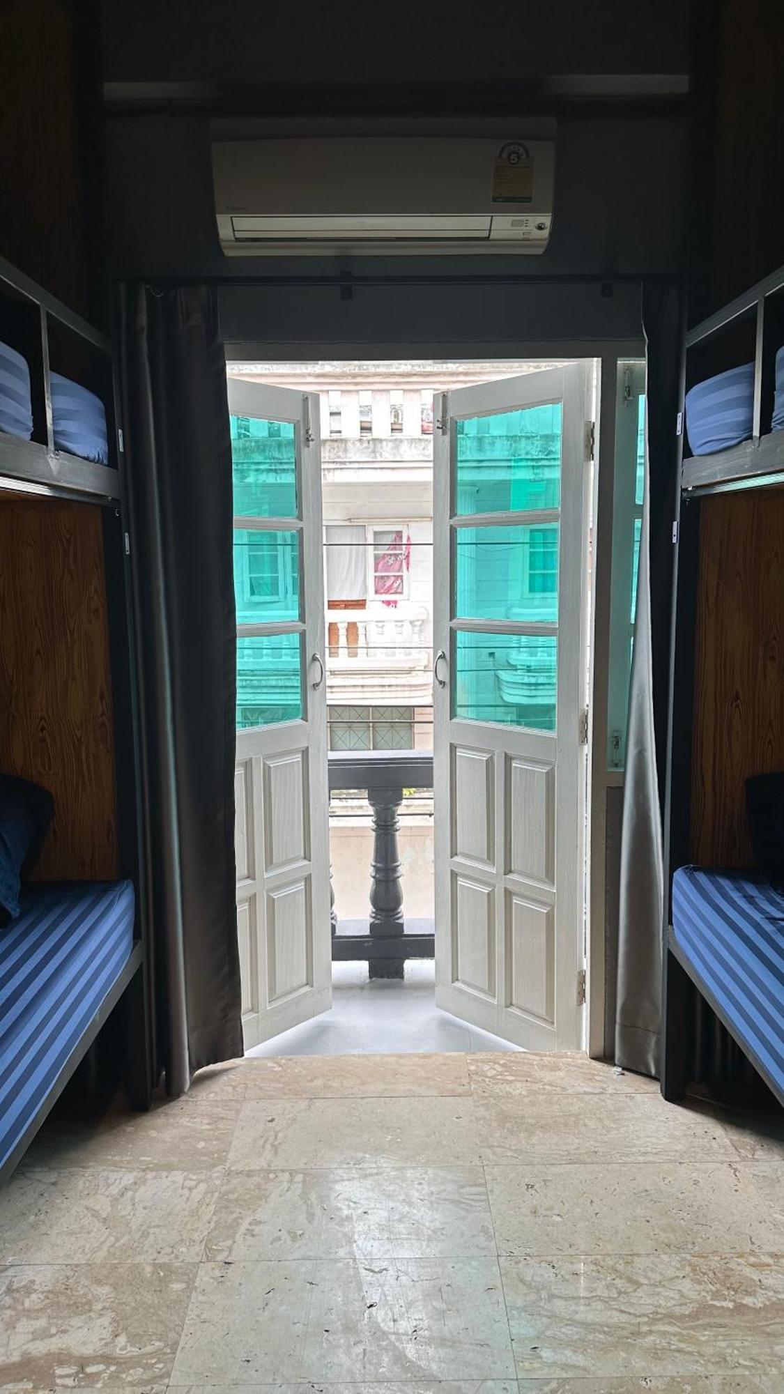 Champagne Hostel & Cafe 파타야 외부 사진